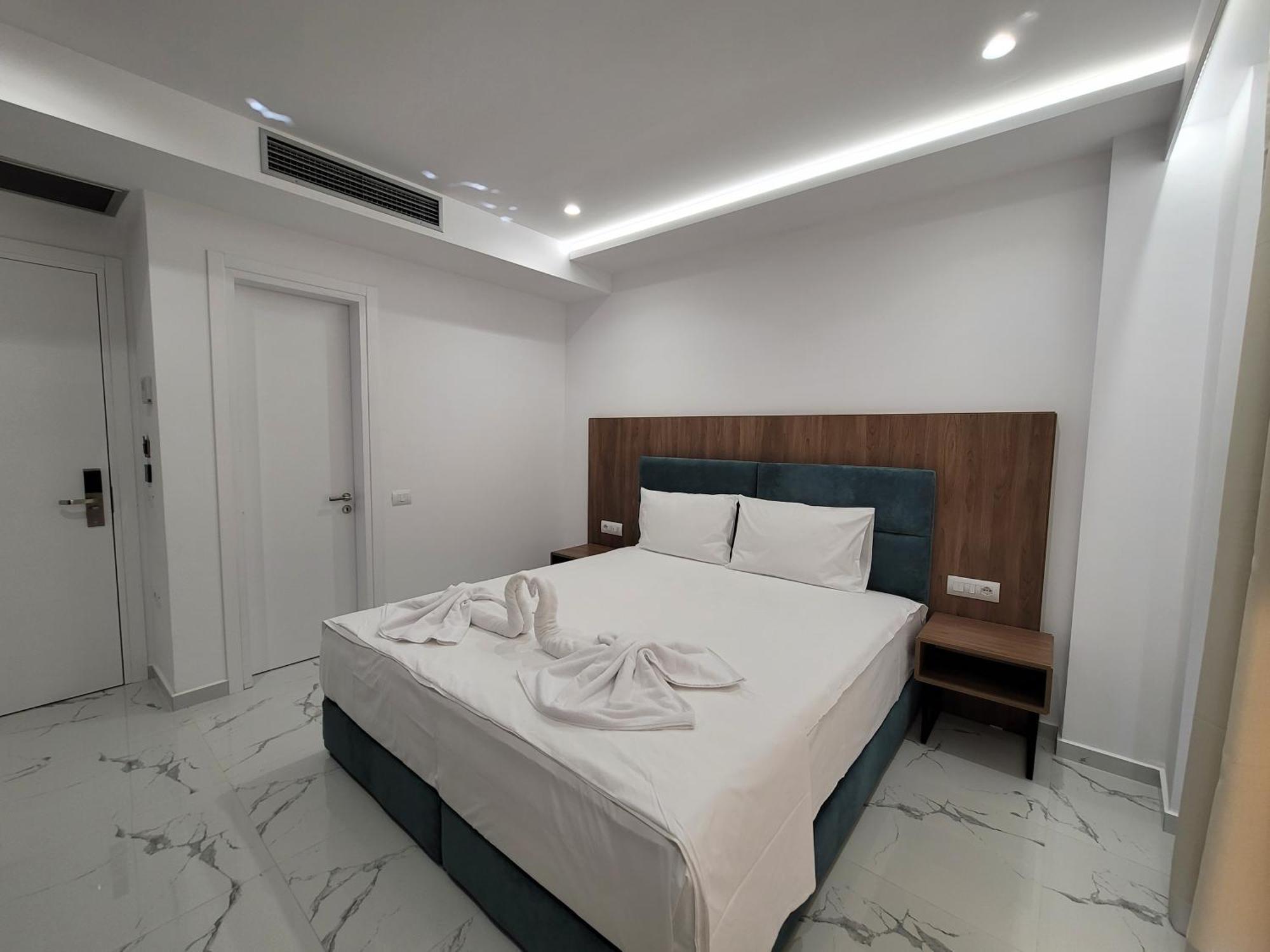Prestige Hotel Ksamil Buitenkant foto