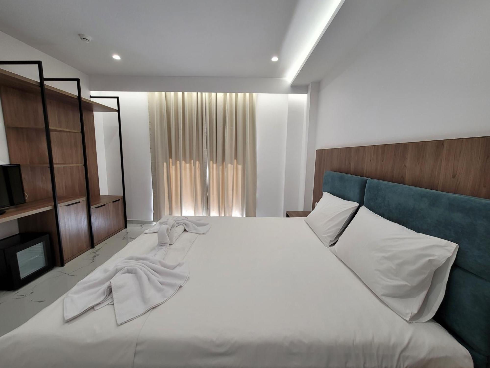 Prestige Hotel Ksamil Buitenkant foto