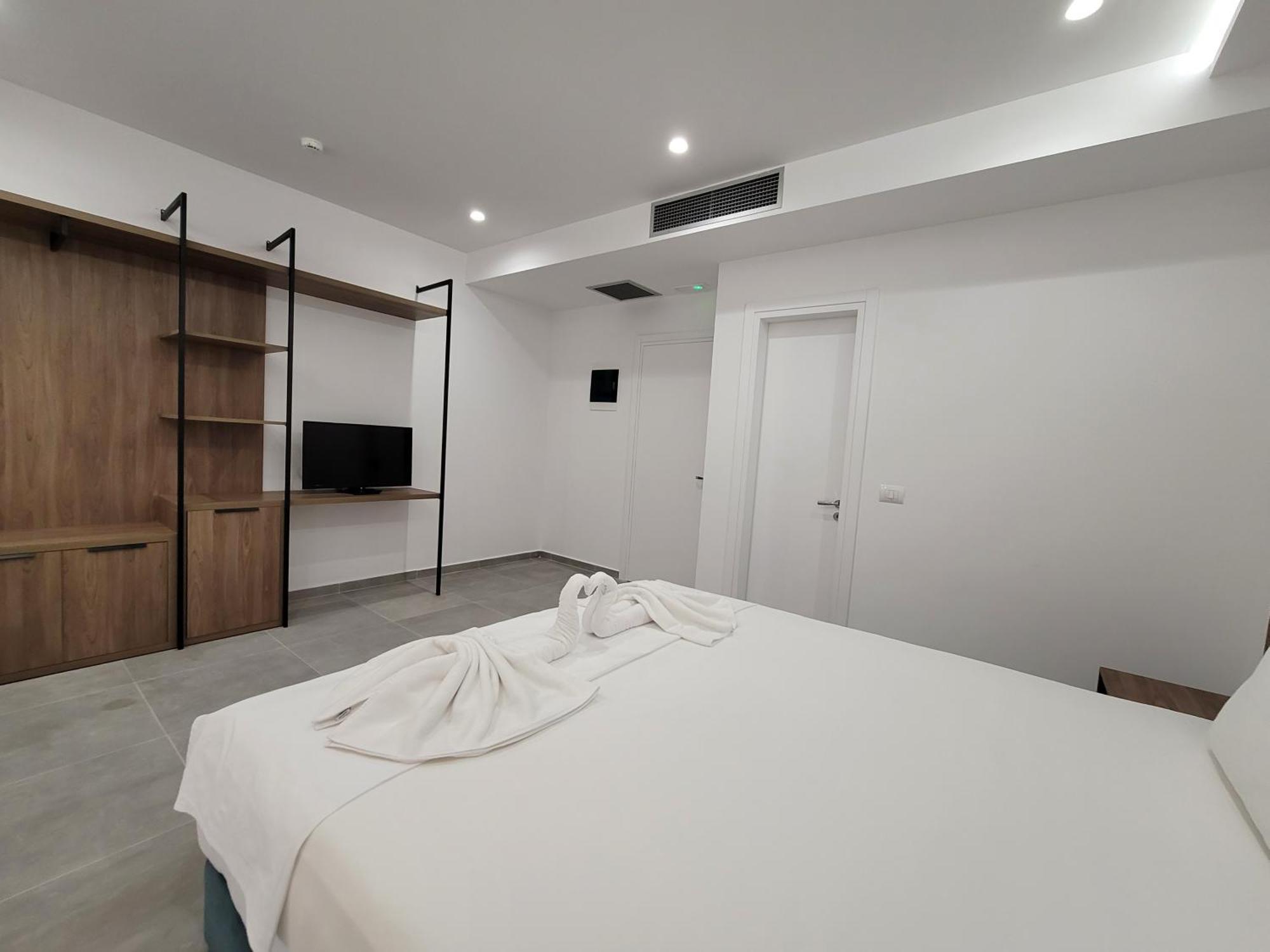 Prestige Hotel Ksamil Buitenkant foto